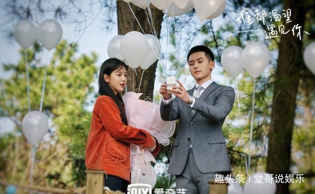 【步伐·新春走基层系列报道之一直在路上】满街的年画儿春联，书院门的年味“看得见”